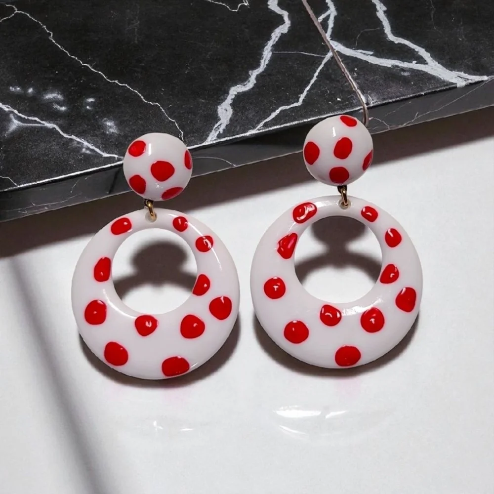 Vintage polka dot red white earrings - Picture 3 of 13